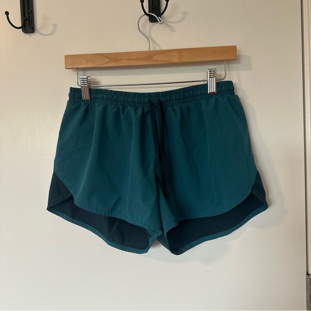 Old Navy two tone blue shorts Size M